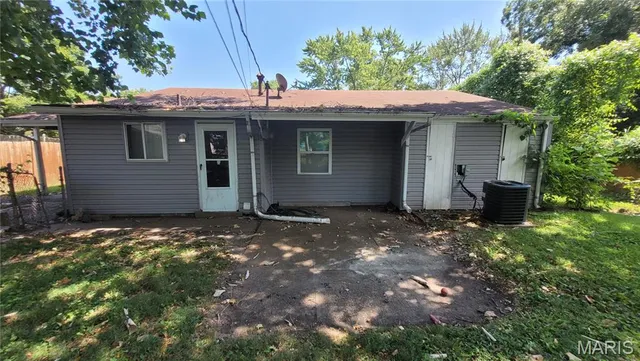 $129,900 | 2465 Grants Parkway, Florissant, MO 63031