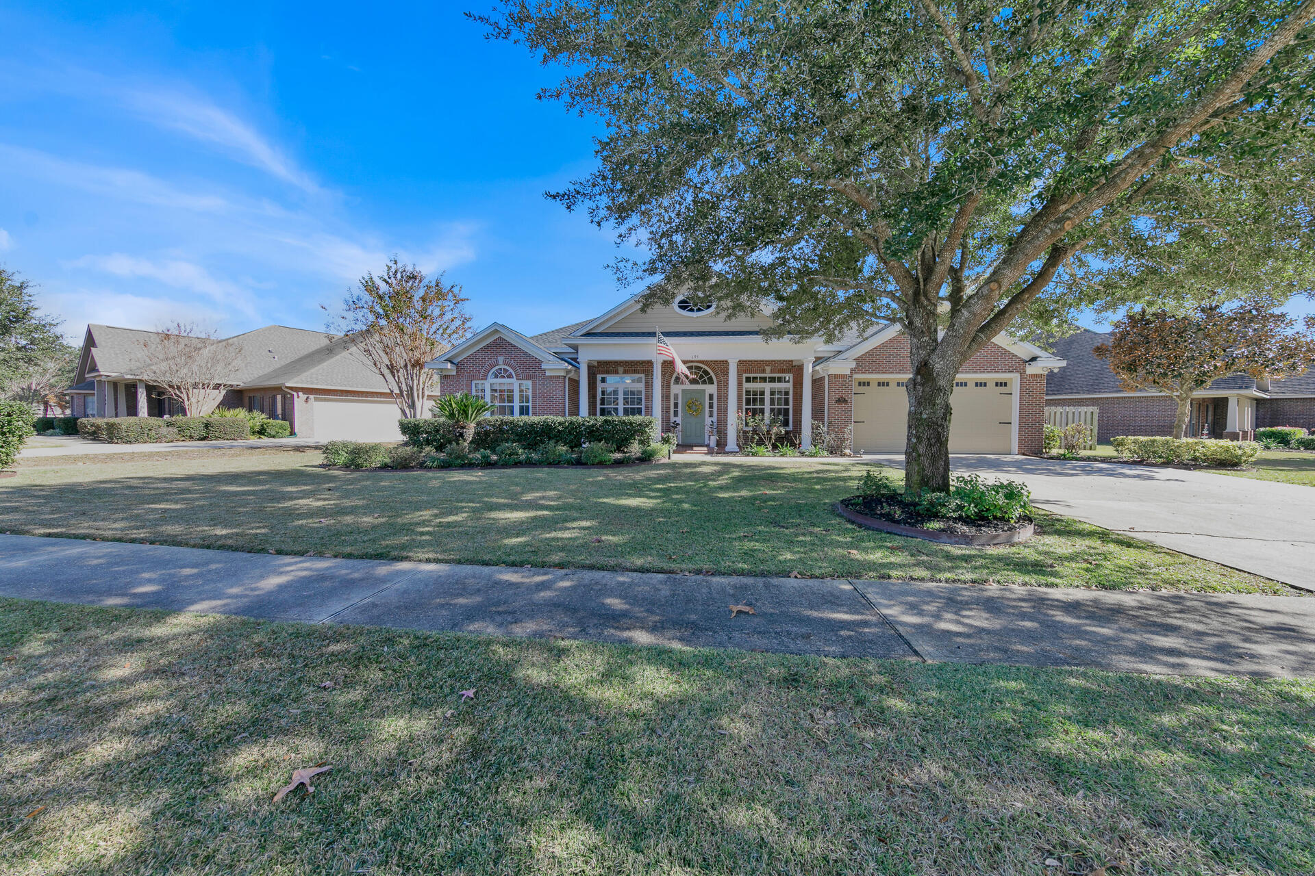 195 Mango Lane Freeport, FL 32439 - Photo 2 of 100