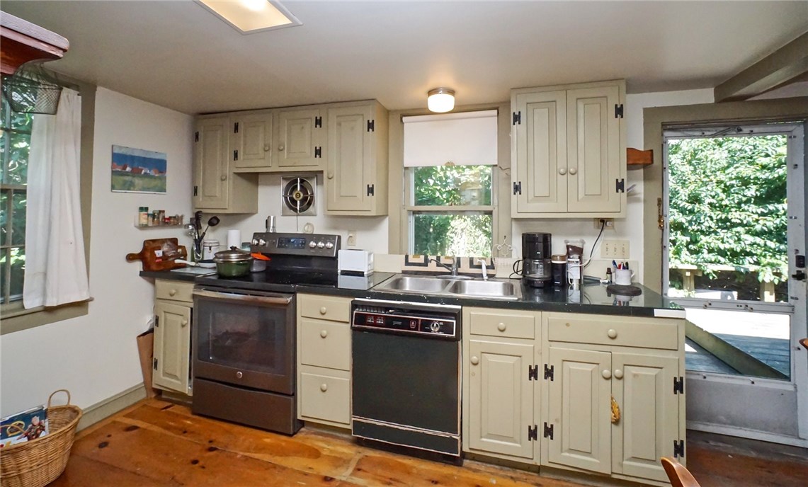 36 William Street Newport, RI 02840 - Photo 11 of 23