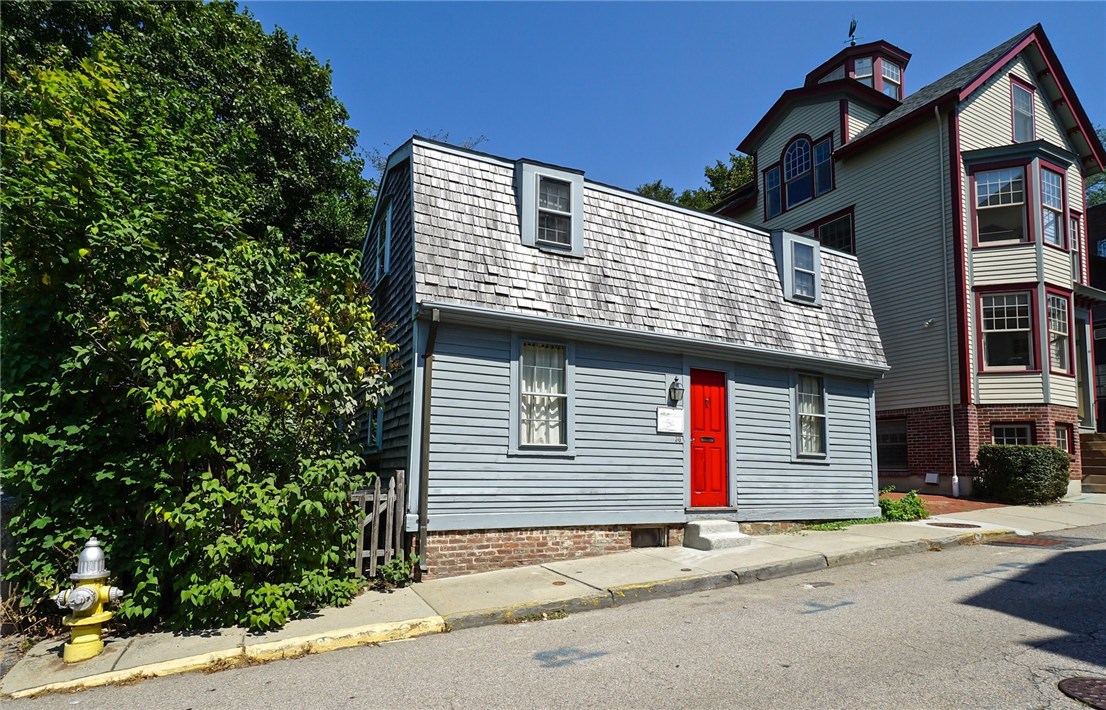 36 William Street Newport, RI 02840 - Photo 2 of 23