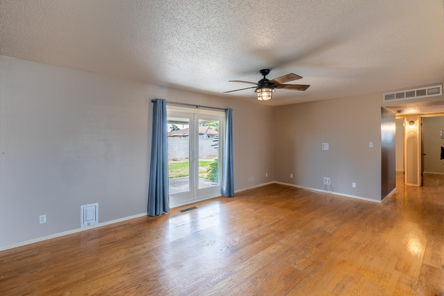 61 West Rall Avenue Clovis, CA 93612 - Photo 10 of 24