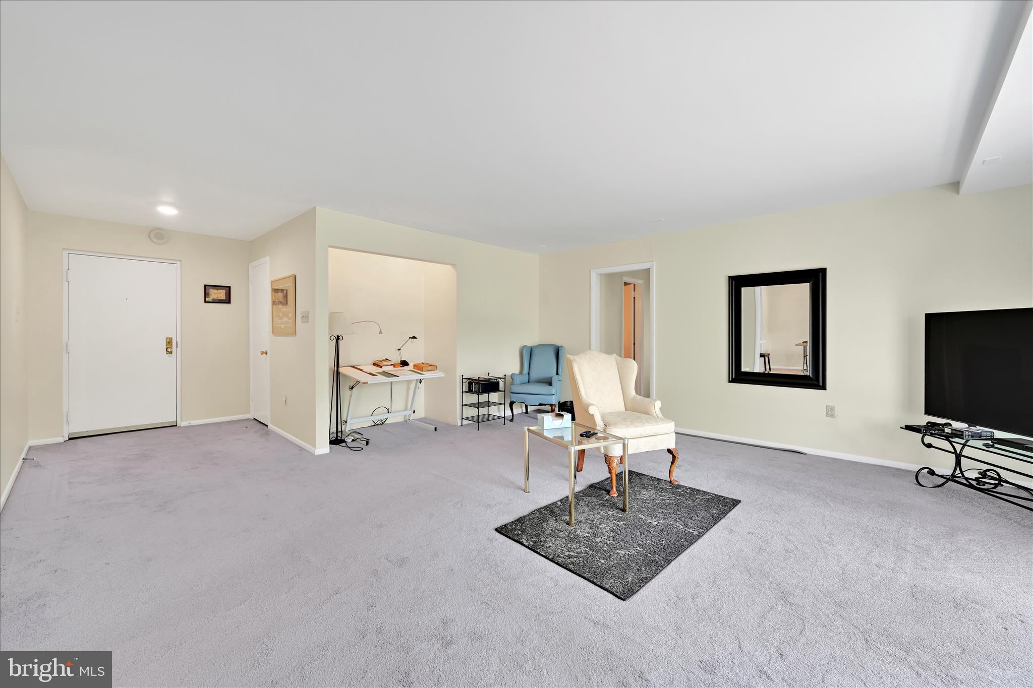 1375 Pershing Boulevard, Unit 608 Reading, PA 19607 - Photo 4 of 29 Living Area