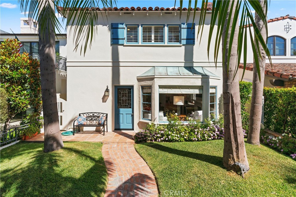 113 Via Yella Newport Beach, CA 92663 - Photo 2 of 35