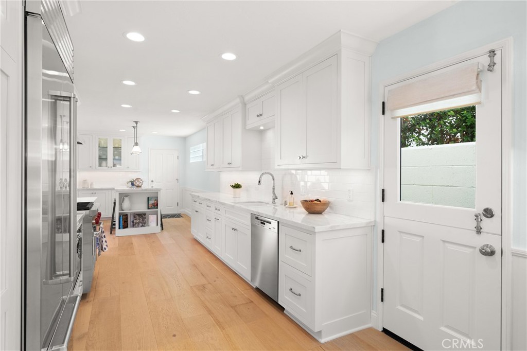 113 Via Yella Newport Beach, CA 92663 - Photo 8 of 35