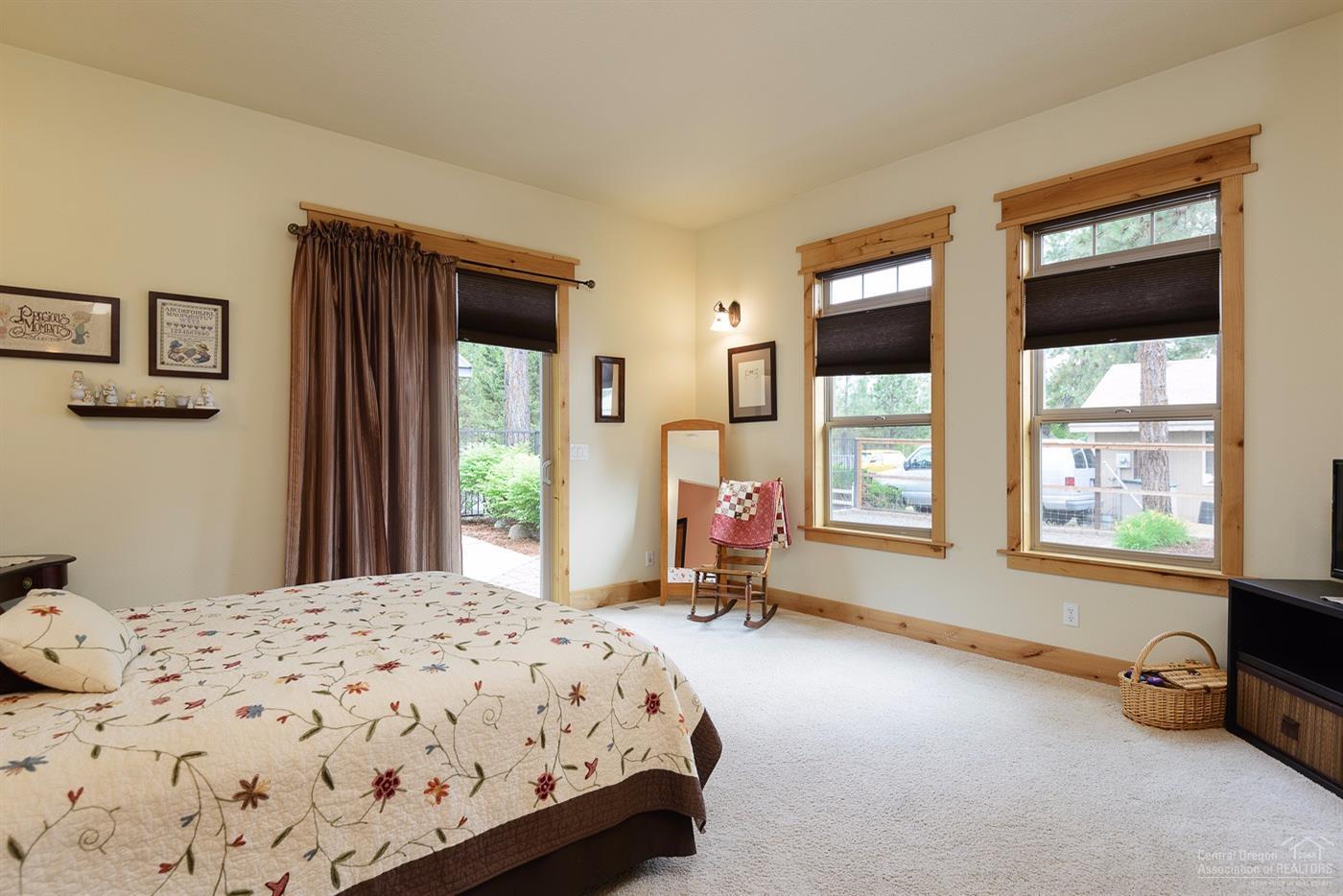 19606 Apache Road Bend, OR 97702 - Photo 10 of 25 Additional Photo