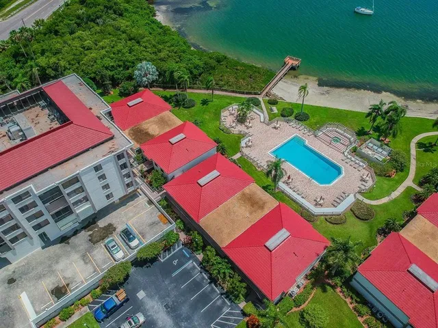 $2,000 | 6365 Bahia Del Mar Boulevard South, Unit 114, St. Petersburg, FL 33715