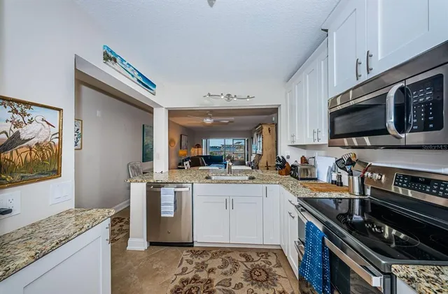 $2,000 | 6365 Bahia Del Mar Boulevard South, Unit 114, St. Petersburg, FL 33715