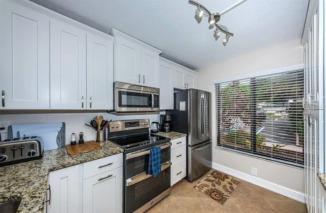 $2,000 | 6365 Bahia Del Mar Boulevard South, Unit 114, St. Petersburg, FL 33715