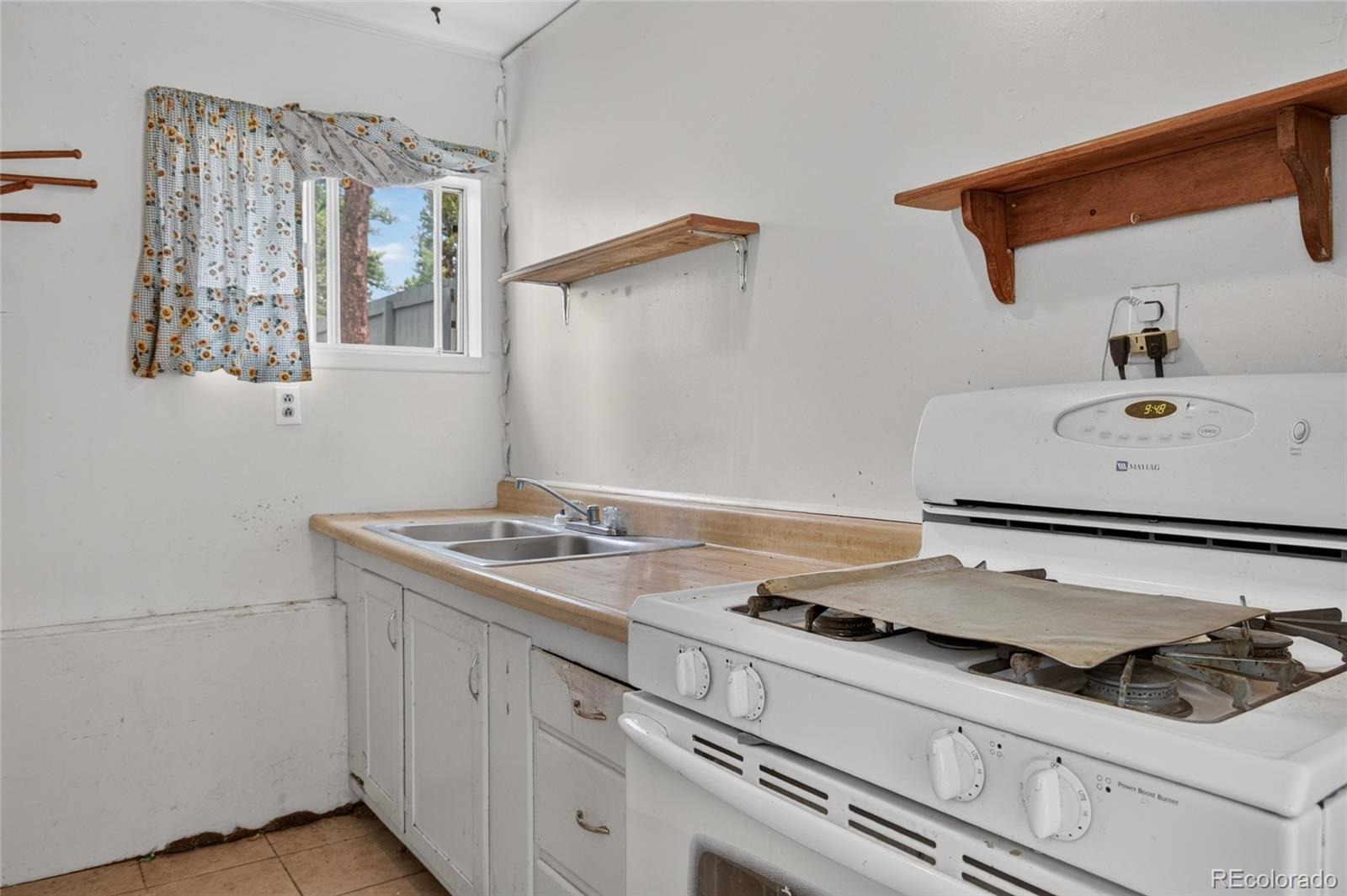 30063 Spruce Road Evergreen, CO 80439 - Photo 9 of 26 Gallery Image 9