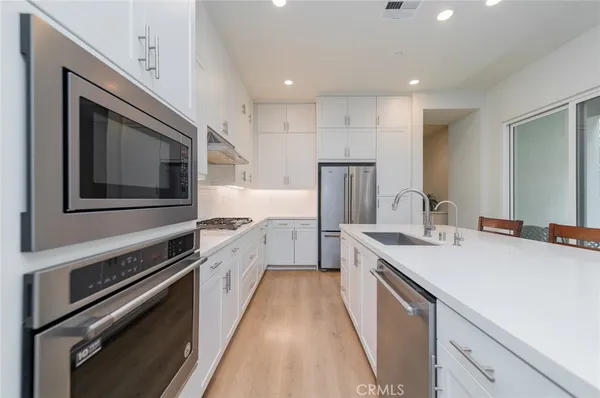 $5,250 | 119 Novel, Irvine, CA 92618