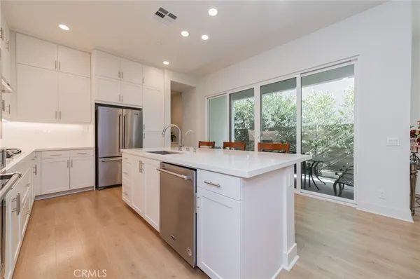 $5,250 | 119 Novel, Irvine, CA 92618