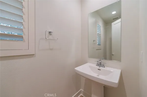 $5,250 | 119 Novel, Irvine, CA 92618