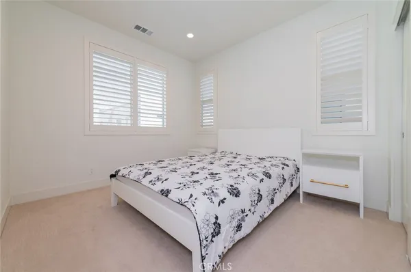 $5,250 | 119 Novel, Irvine, CA 92618