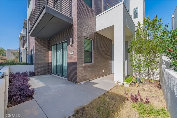 $5,250 | 119 Novel, Irvine, CA 92618