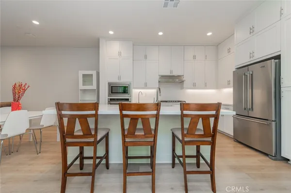 $5,250 | 119 Novel, Irvine, CA 92618