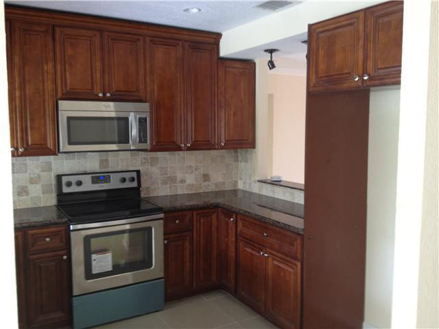 3205 Robbins Road Pompano Beach, FL 33062 - Photo 2 of 7 Kitchen