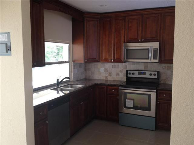 3205 Robbins Road Pompano Beach, FL 33062 - Photo 3 of 7 Kitchen