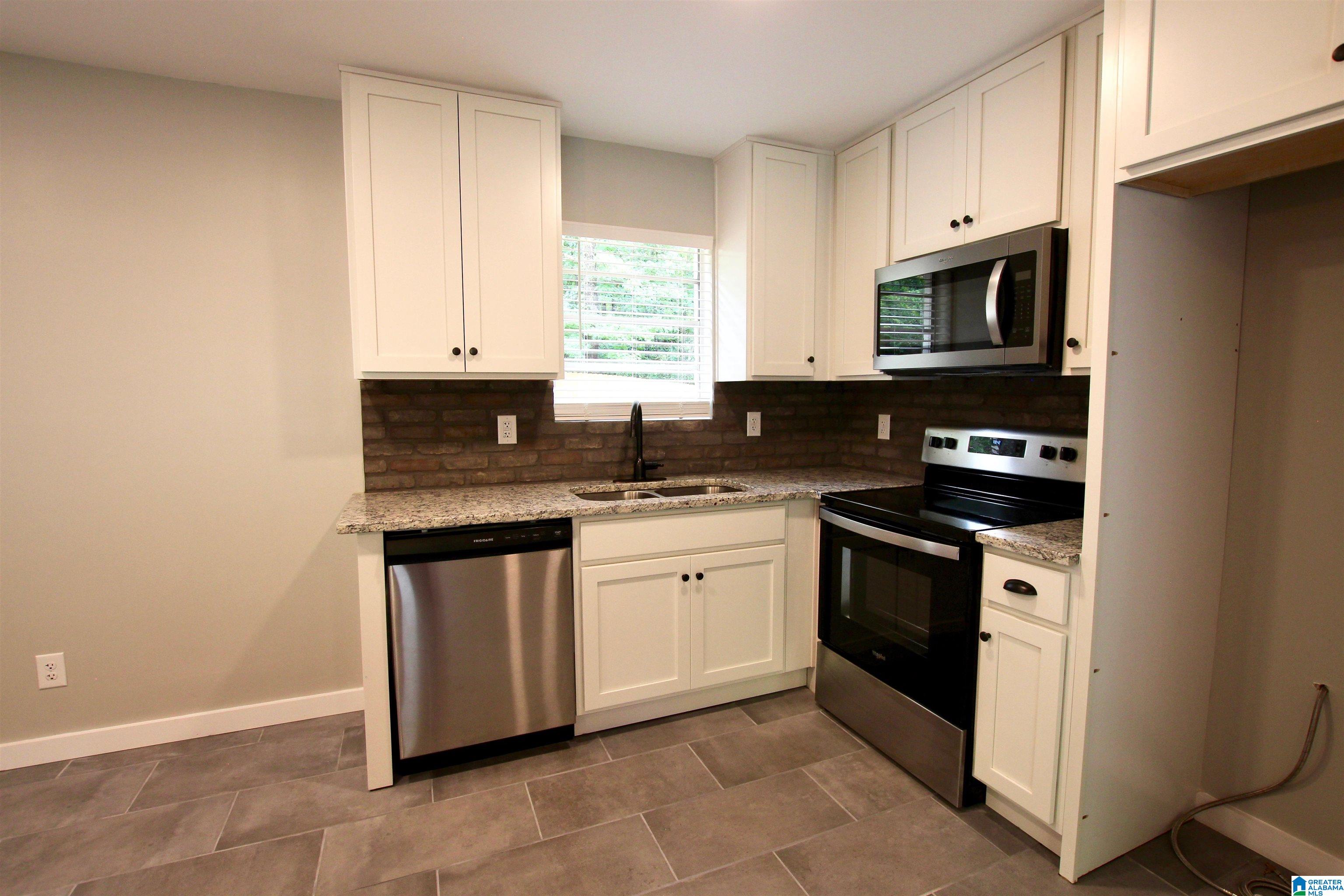 9535 Corner School Road Warrior, AL 35180 - Photo 7 of 18