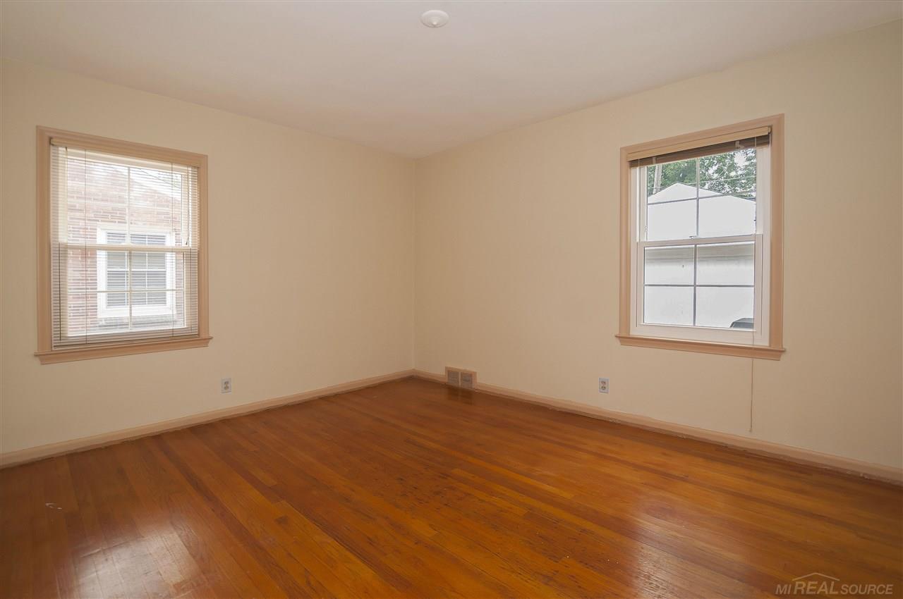 1220 Fairholme Road Grosse Pointe Woods, MI 48236 - Photo 24 of 41