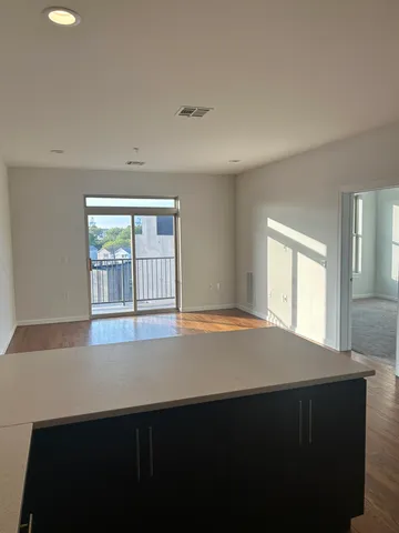 $2,595 | 186 Broadway, Unit 506, Bayonne, NJ 07002