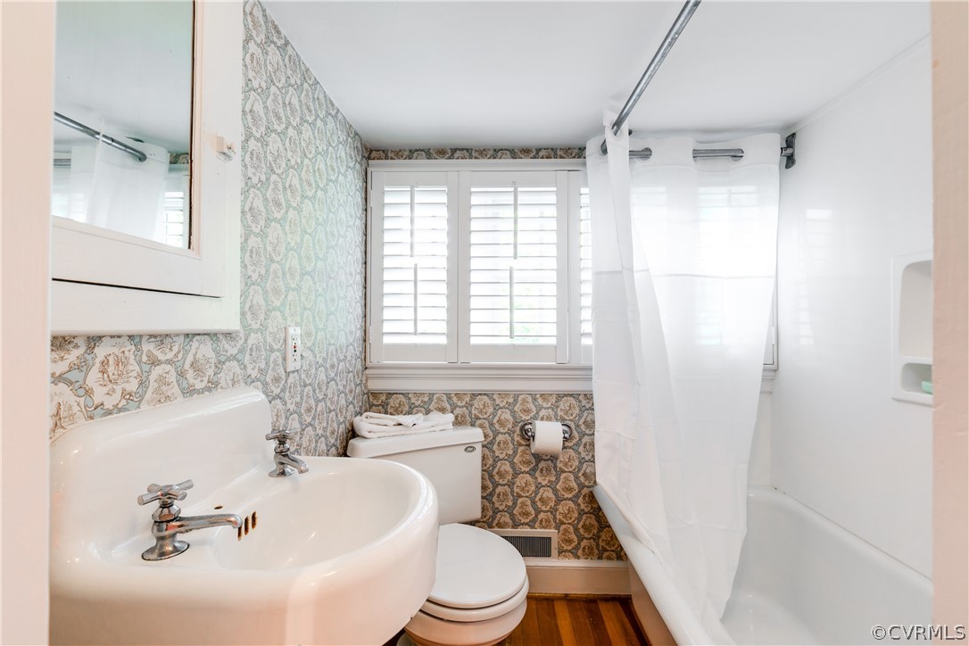 14 Roslyn Road Richmond, VA 23226 - Photo 35 of 49 a bathroom with a sink toilet and shower