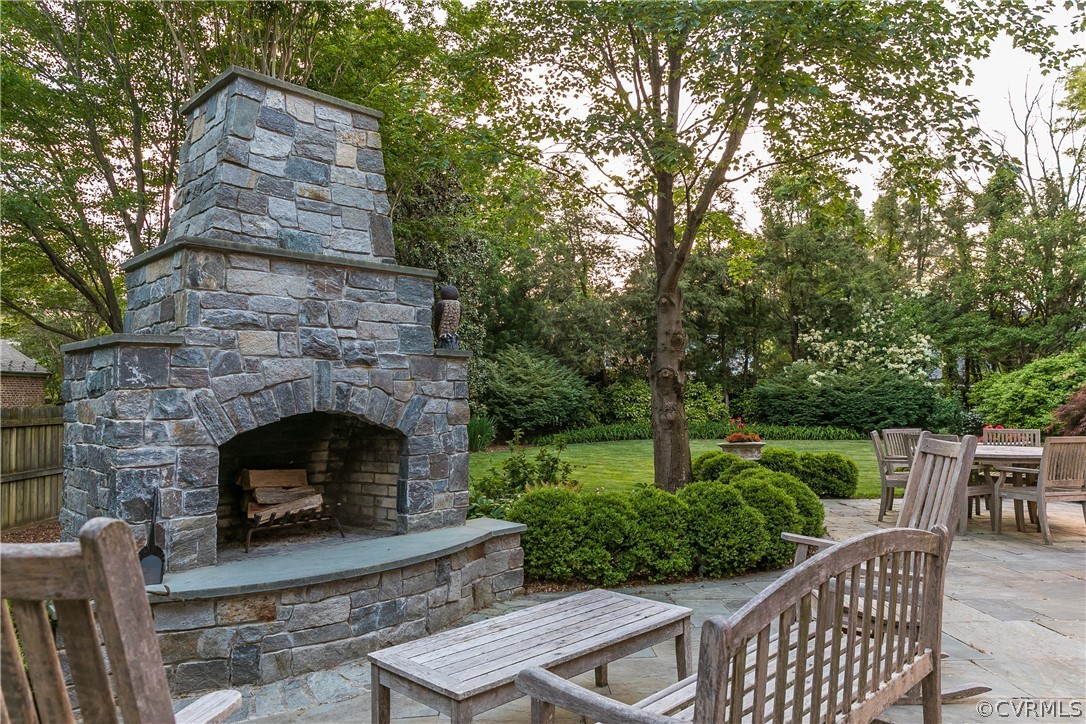 14 Roslyn Road Richmond, VA 23226 - Photo 44 of 49 a front view of a house with garden and patio