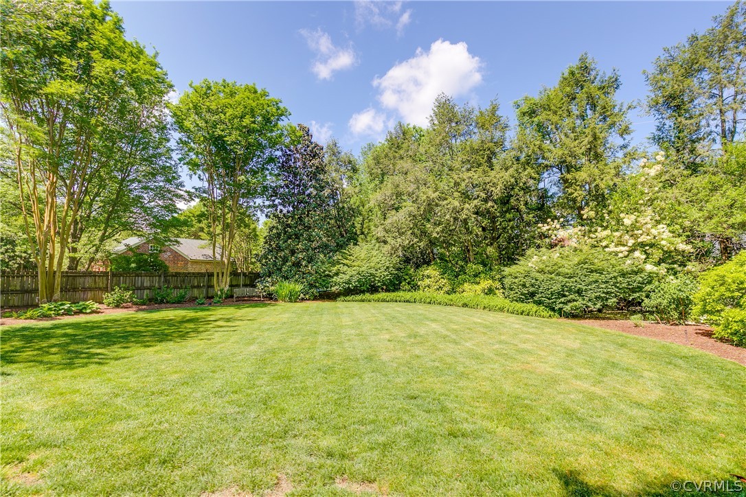 14 Roslyn Road Richmond, VA 23226 - Photo 46 of 49 a view of outdoor space with trees all around