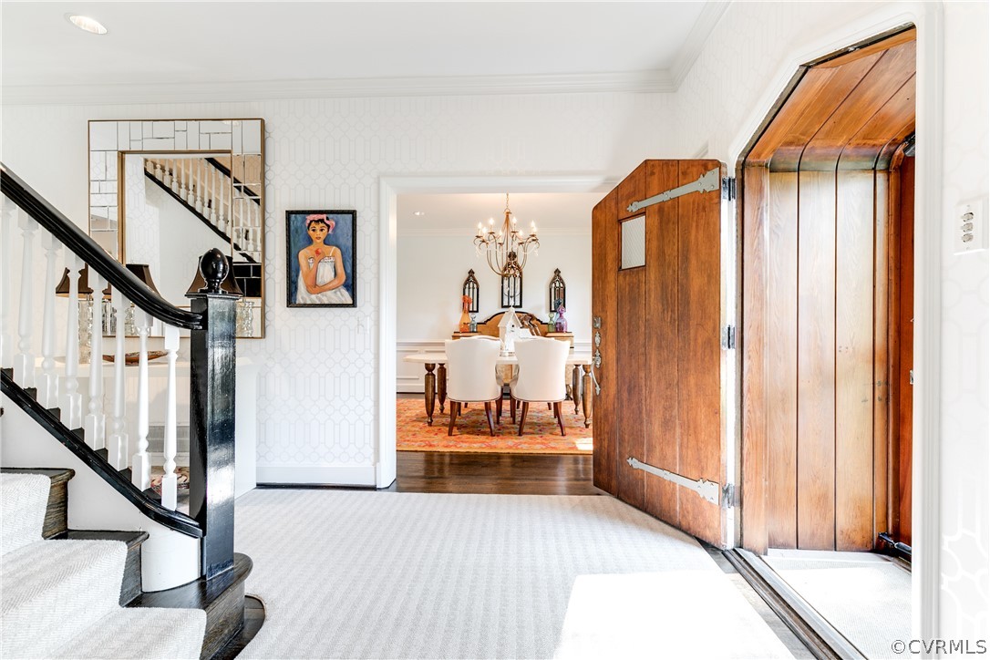 14 Roslyn Road Richmond, VA 23226 - Photo 5 of 49 a view of an entryway with wooden floor and livingroom