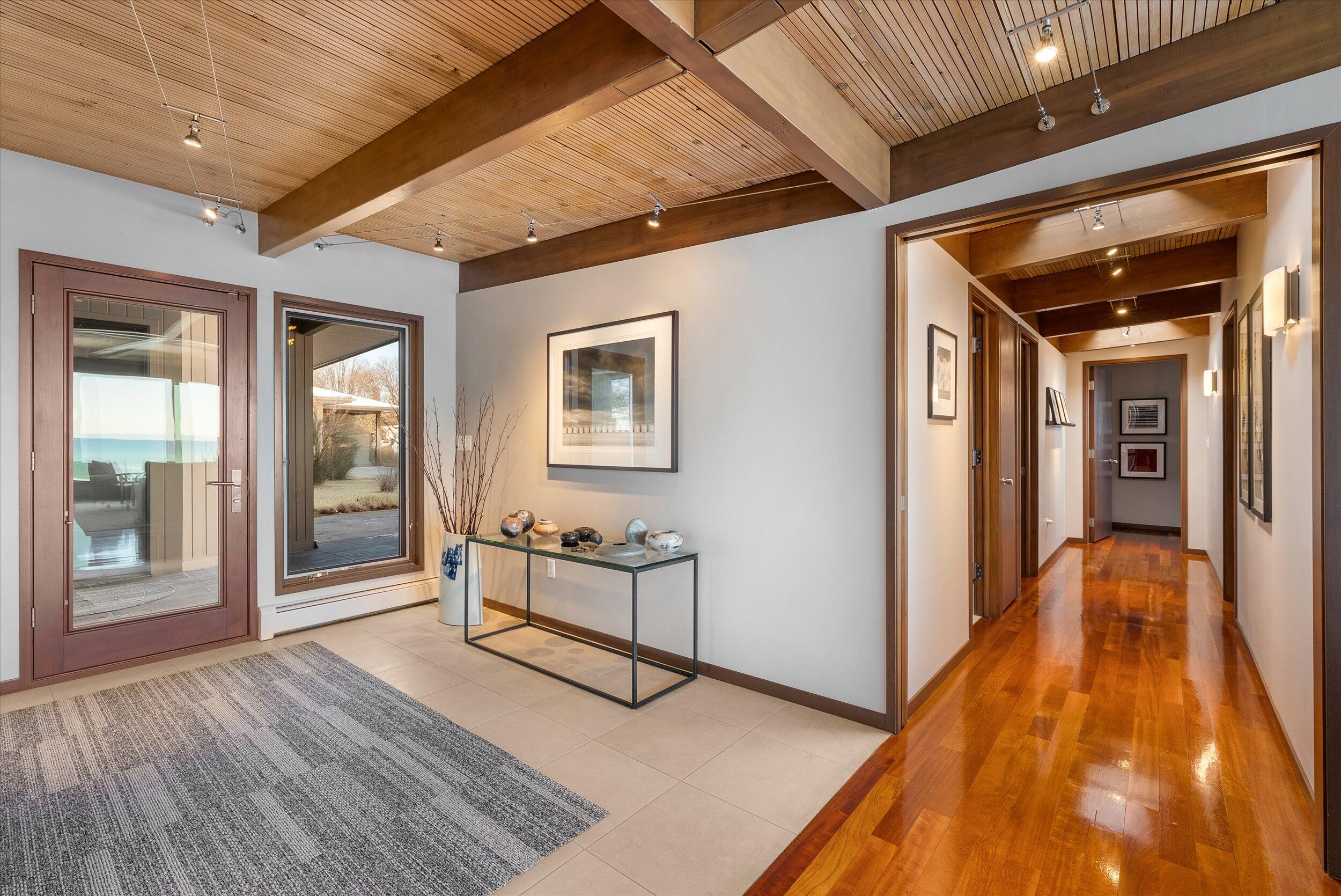 509 Columbus Avenue Sheboygan, WI 53083 - Photo 19 of 73 01-Foyer