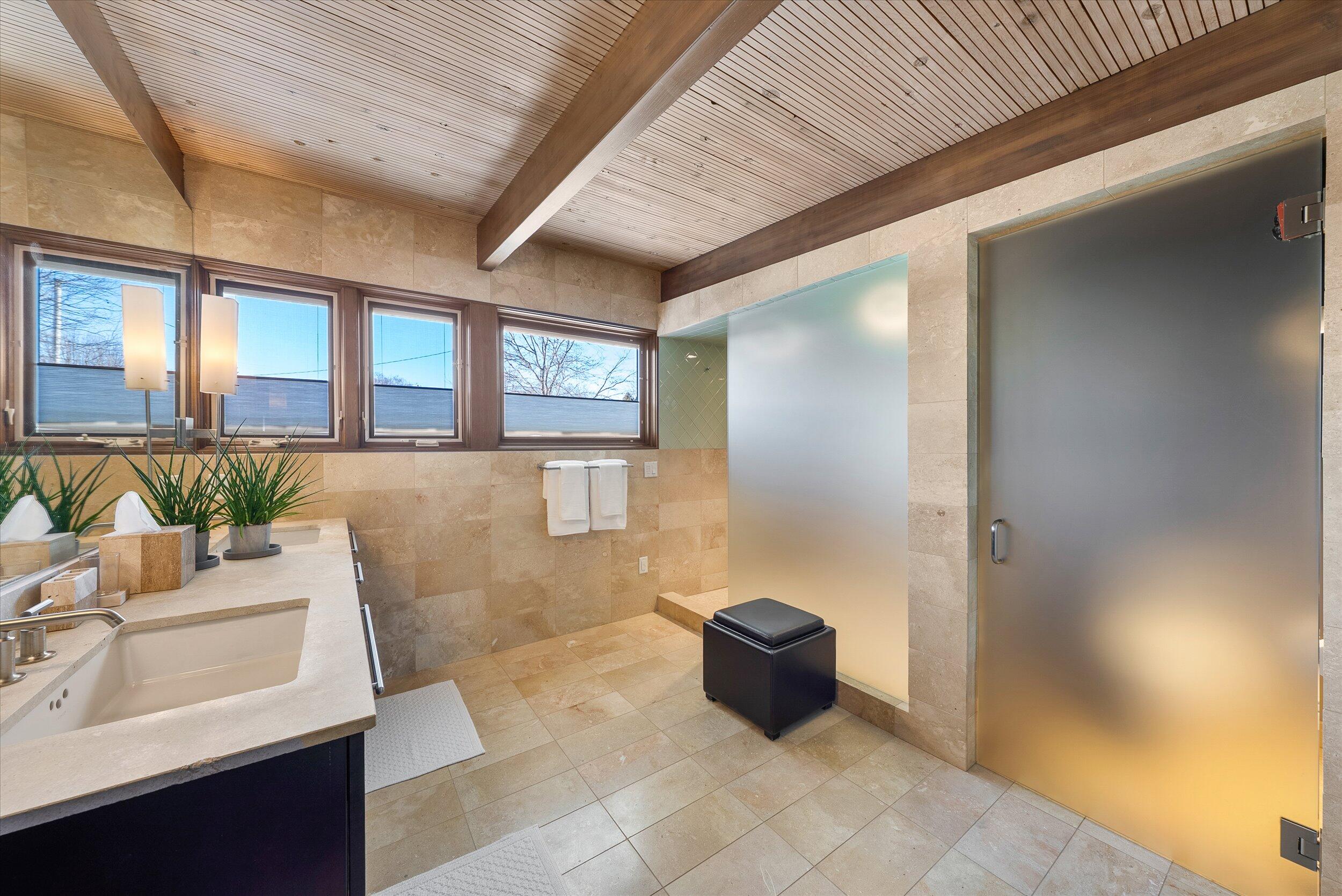 509 Columbus Avenue Sheboygan, WI 53083 - Photo 28 of 73 26-Primary Bathroom