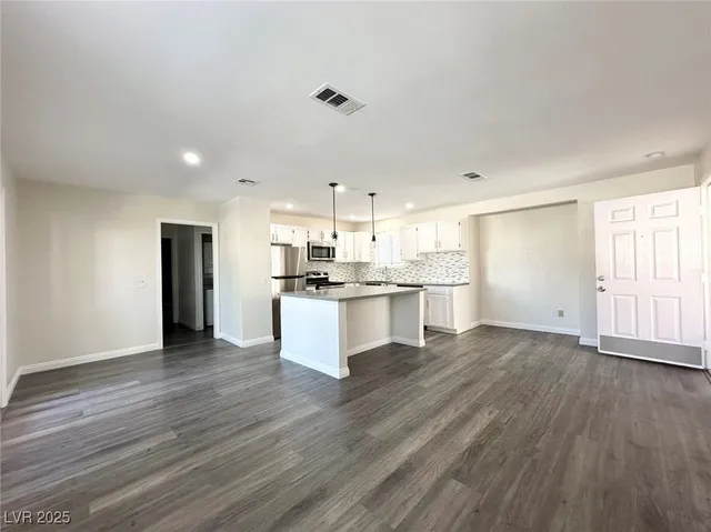 $1,350 | 101 Luna Way, Unit 246, Las Vegas, NV 89145