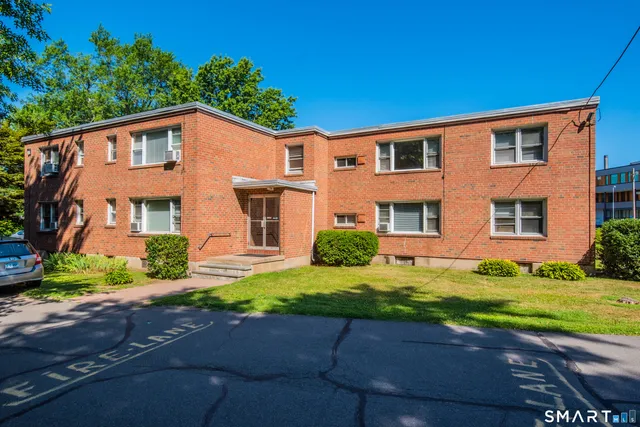 $1,195 | 353 A Main Street, Unit 204, East Hartford, CT 06118