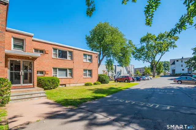 $1,195 | 353 A Main Street, Unit 204, East Hartford, CT 06118