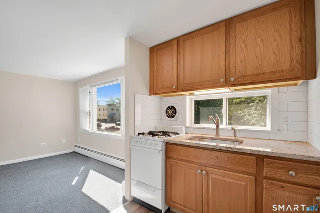 $1,195 | 353 A Main Street, Unit 204, East Hartford, CT 06118