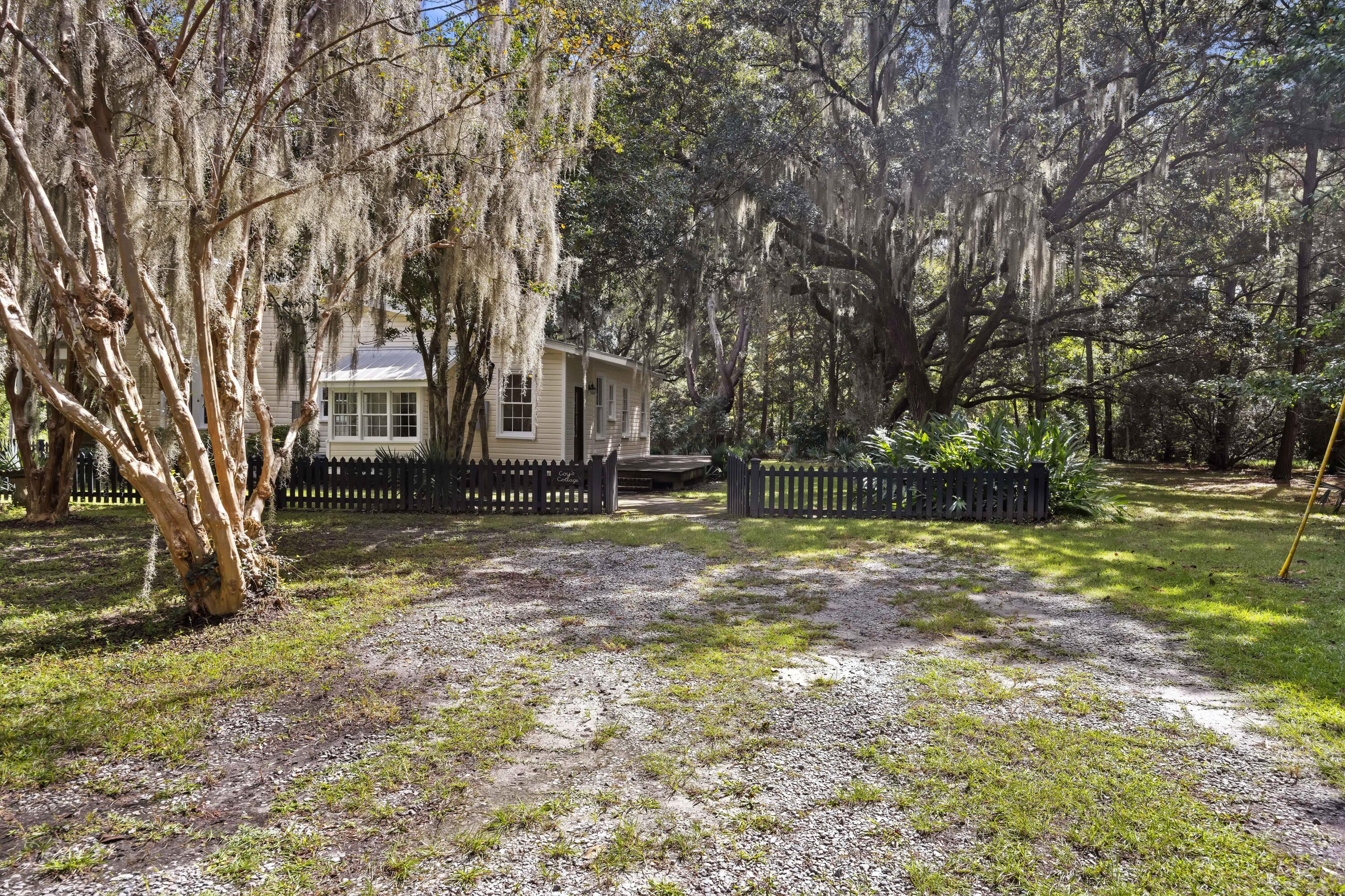 1095 Hughes Road Johns Island, SC 29455 - Photo 22 of 40 243A3144