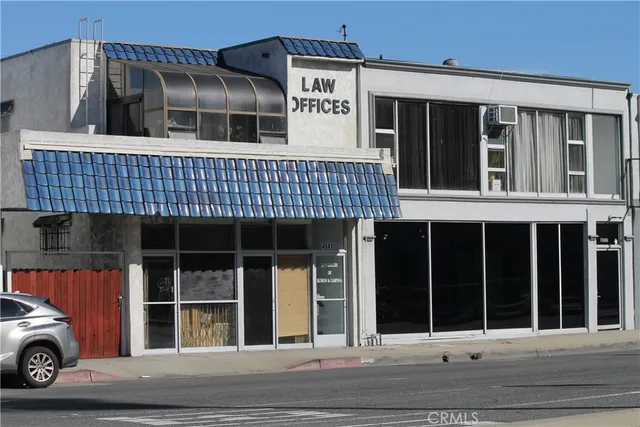 a view of a house with a entrance