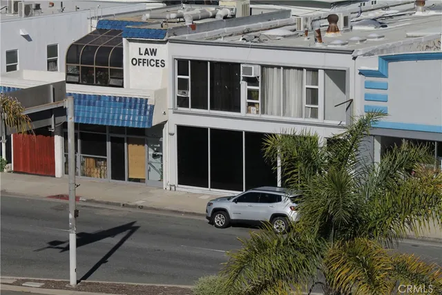 a car parked in front of a building
