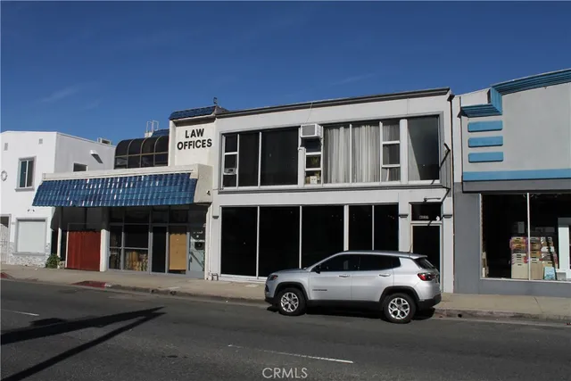 a car parked in front of a building