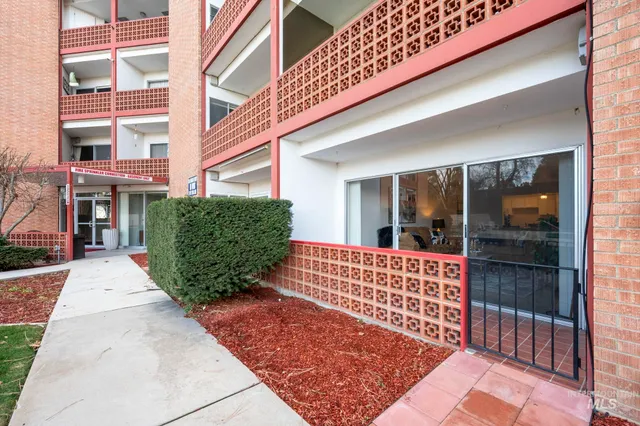 $300,000 | 3701 West Crescent Rim Drive, Unit 103, Boise, ID 83706