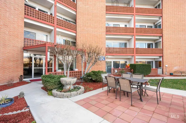 $300,000 | 3701 West Crescent Rim Drive, Unit 103, Boise, ID 83706