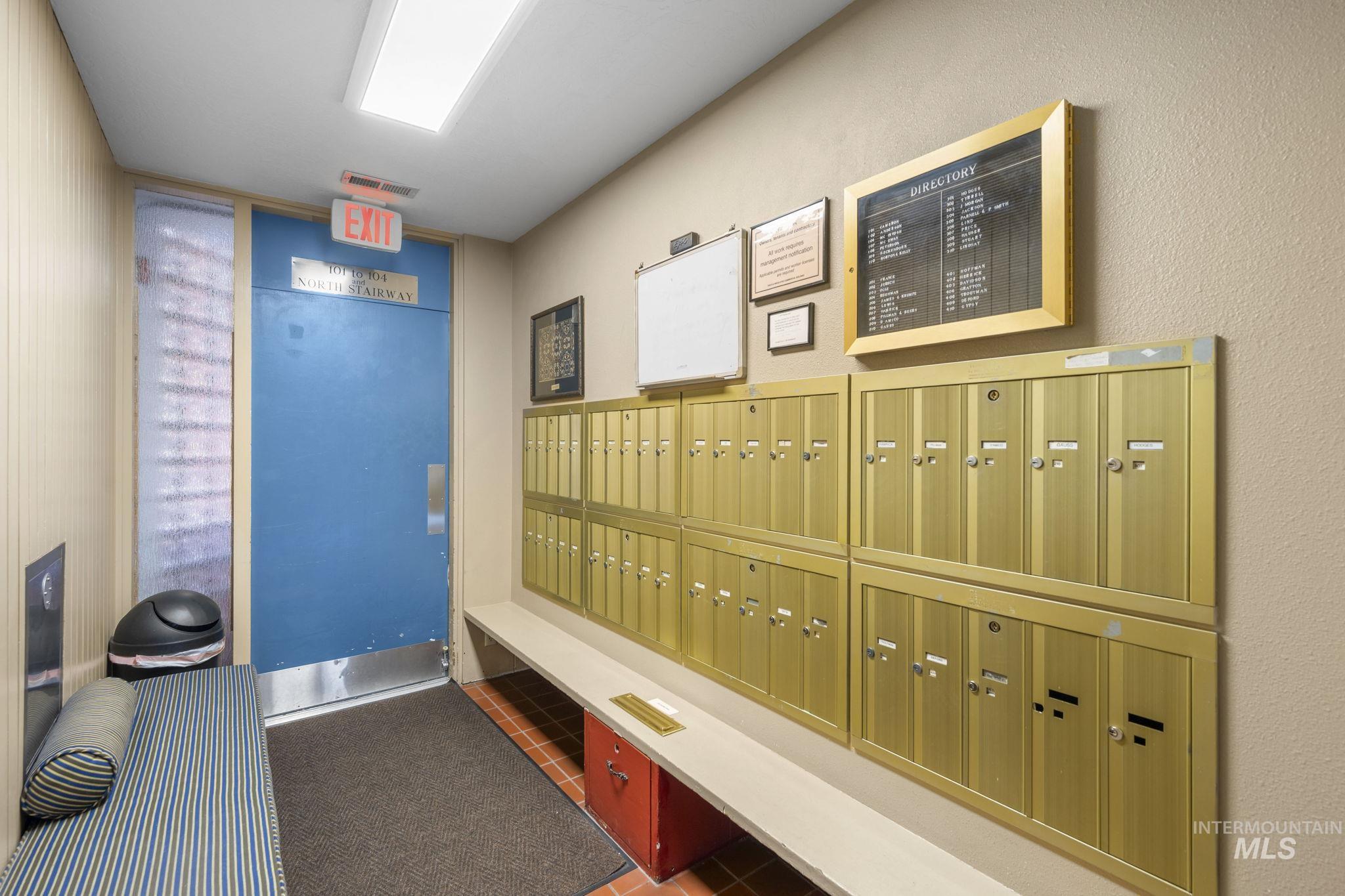 3701 West Crescent Rim Drive, Unit 103 Boise, ID 83706 - Photo 30 of 32 View of home's community with mail area