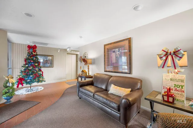 $300,000 | 3701 West Crescent Rim Drive, Unit 103, Boise, ID 83706