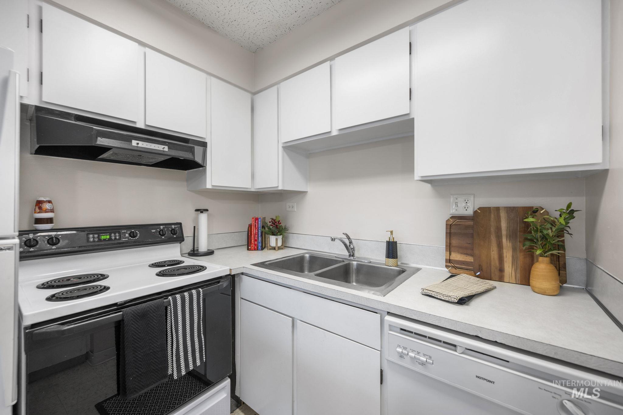 3701 West Crescent Rim Drive, Unit 103 Boise, ID 83706 - Photo 10 of 32