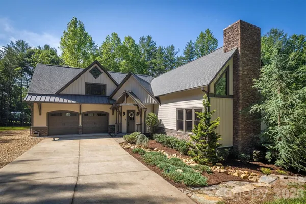 a house view with a outdoor space