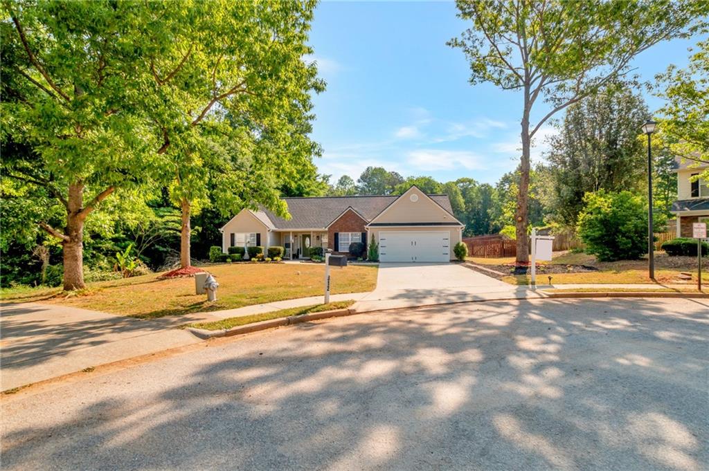 312 Rockingham Drive Loganville, GA 30052 - Photo 2 of 28