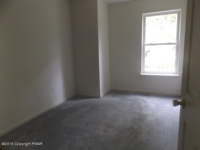 6155 Horatio Road Tobyhanna, PA 18466 - Photo 8 of 10 an empty room with a window