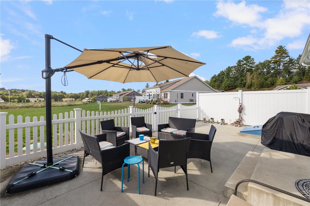 57 Bella Vista Circle Glocester, RI 02814 - Photo 7 of 37