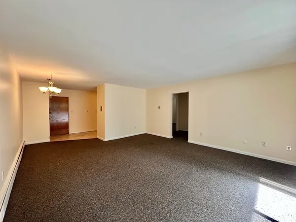 $2,800 | 33 Paul Street, Unit 14, Newton, MA 02459