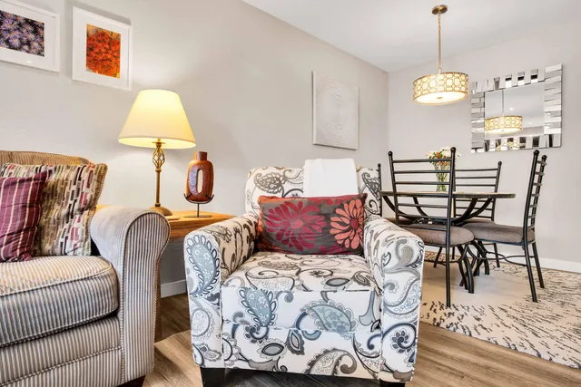 $1,950 | 675 Los Felices Circle West, Unit 205, Palm Springs, CA 92262