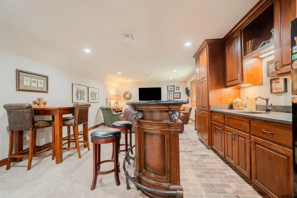 $899,000 | 555 Pr 5945 Yantis Tx 75497, Yantis, TX 75497